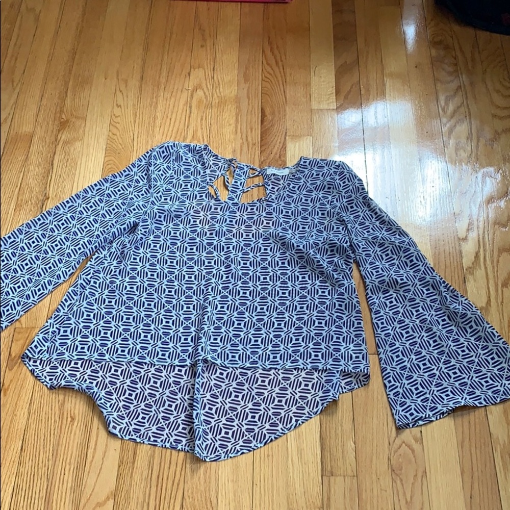Woman’s size large bell sleeve blouse